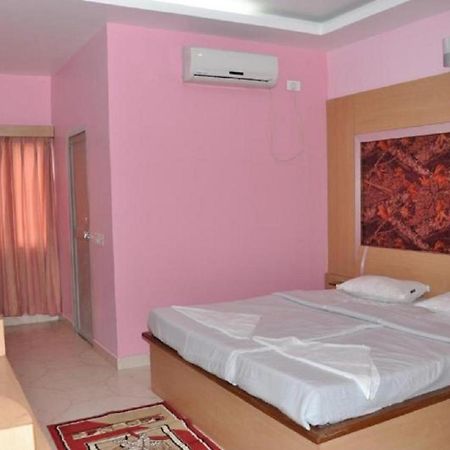 שילונג Hotel Barbareek מראה חיצוני תמונה