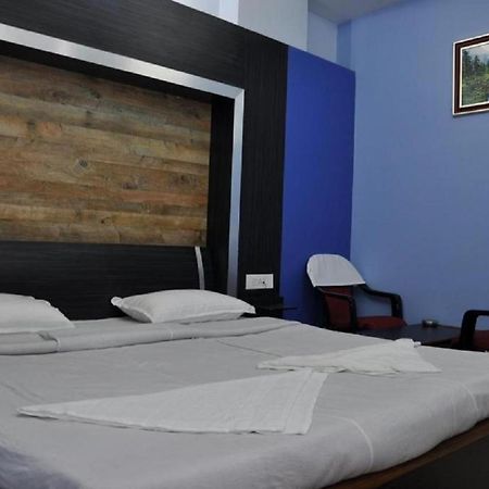 שילונג Hotel Barbareek מראה חיצוני תמונה