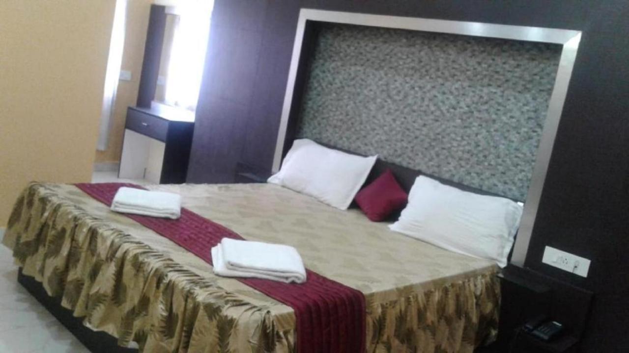 שילונג Hotel Barbareek מראה חיצוני תמונה