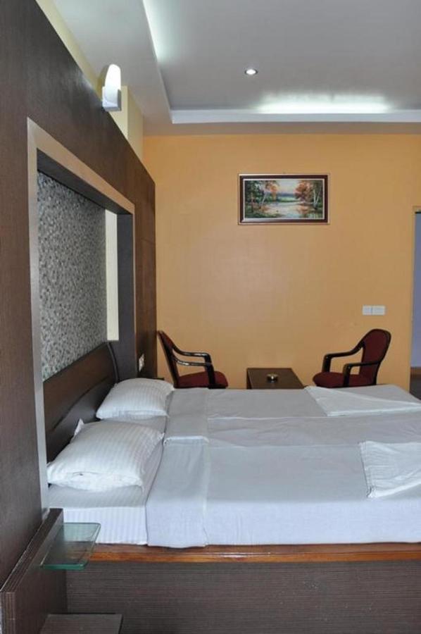 שילונג Hotel Barbareek מראה חיצוני תמונה