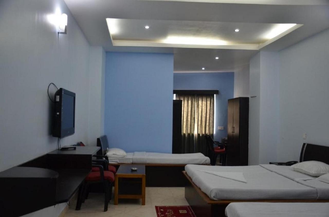 שילונג Hotel Barbareek מראה חיצוני תמונה