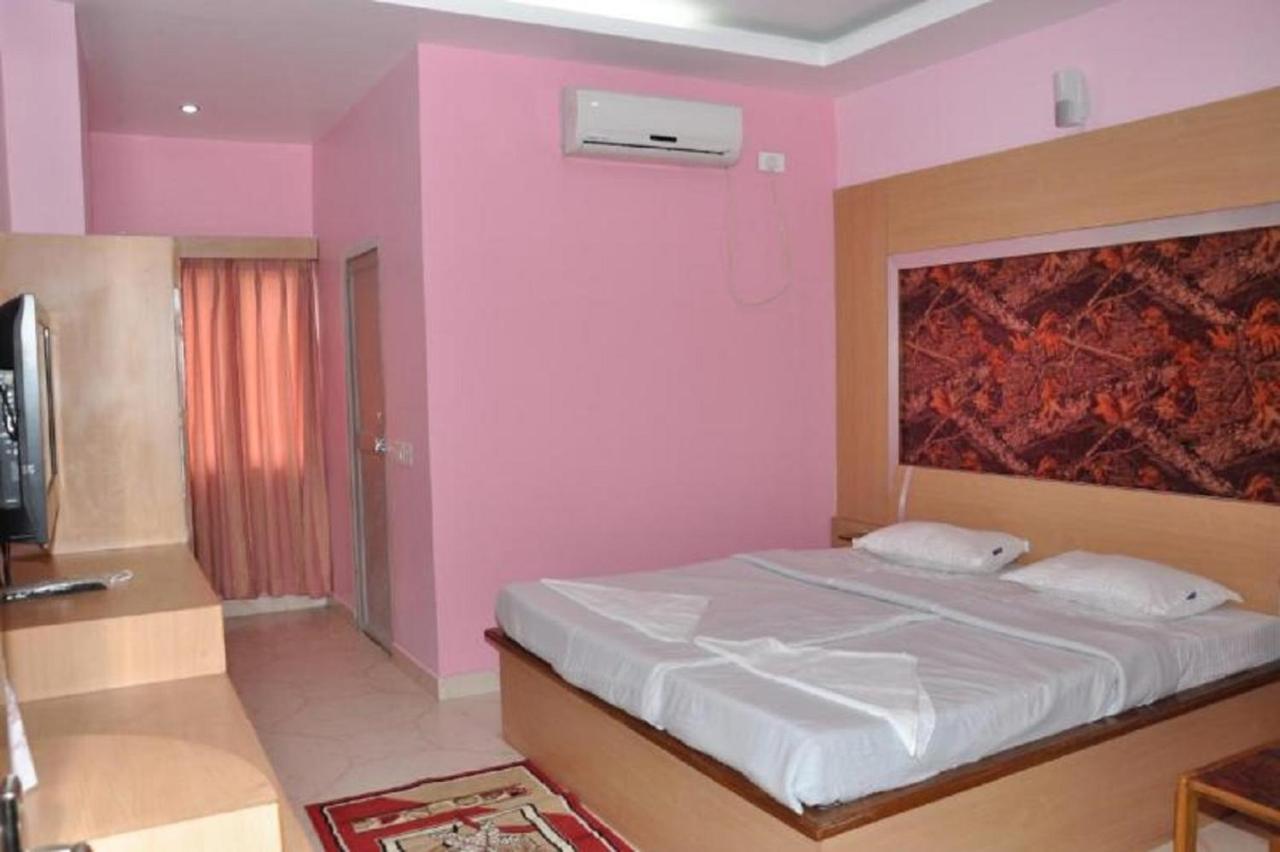שילונג Hotel Barbareek מראה חיצוני תמונה