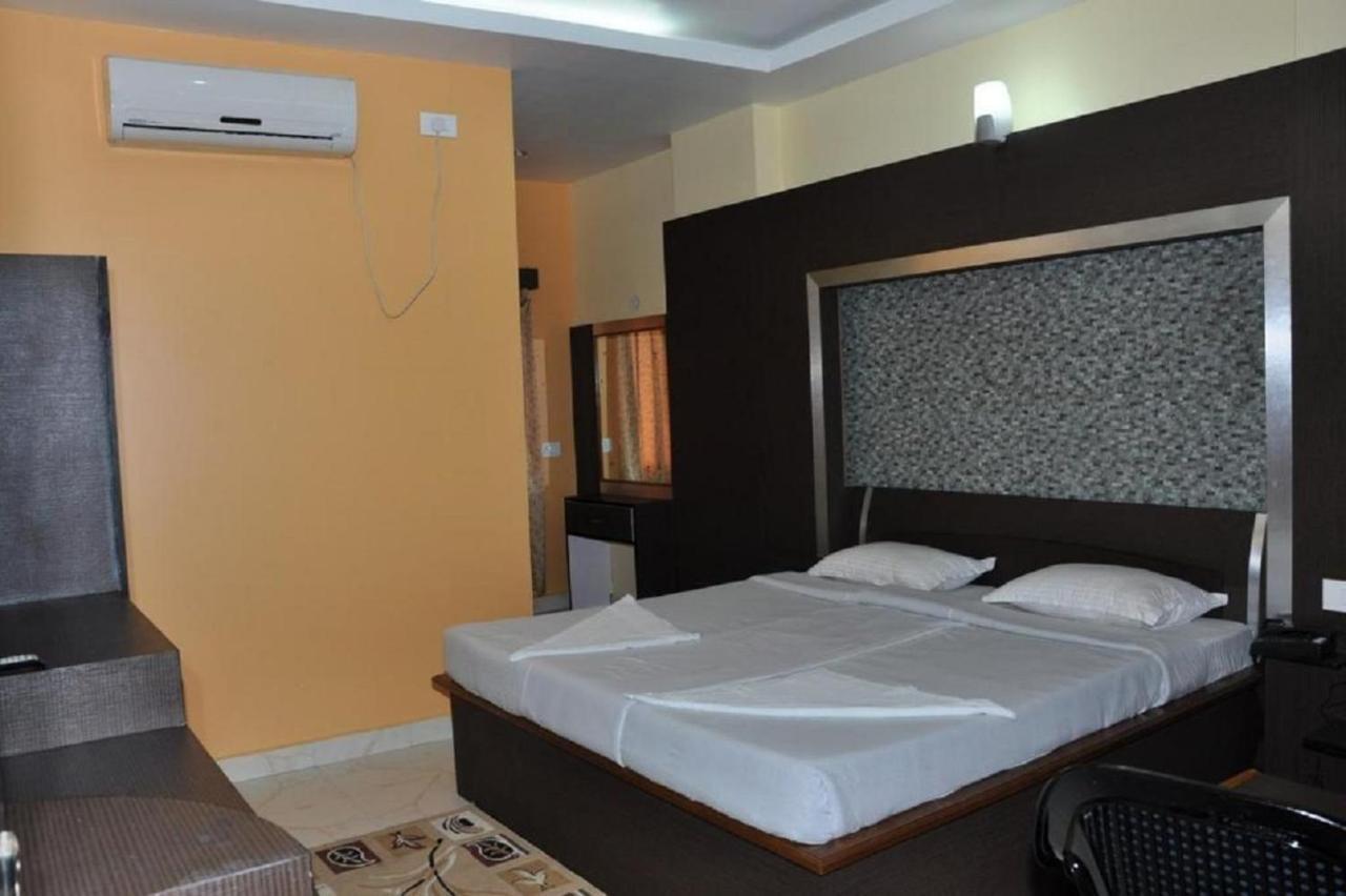 שילונג Hotel Barbareek מראה חיצוני תמונה