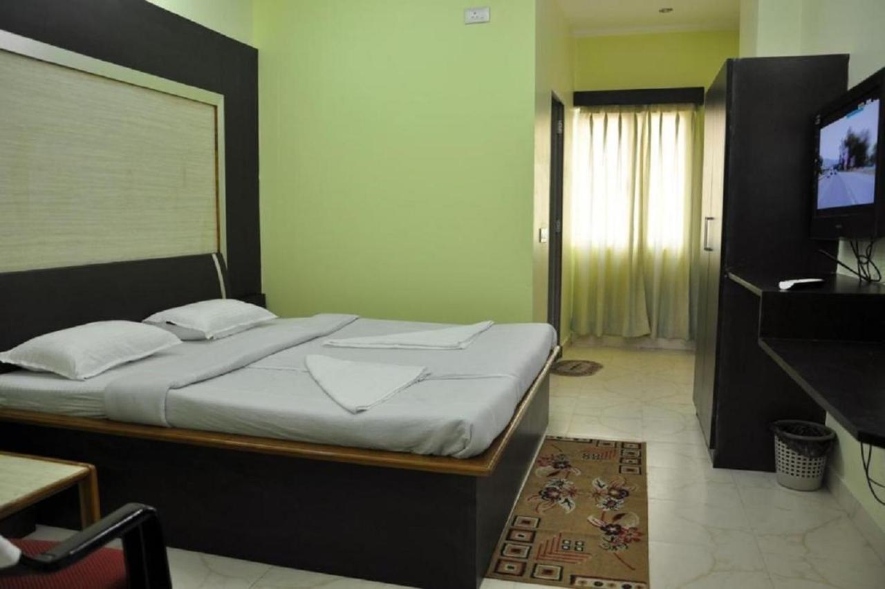 שילונג Hotel Barbareek מראה חיצוני תמונה