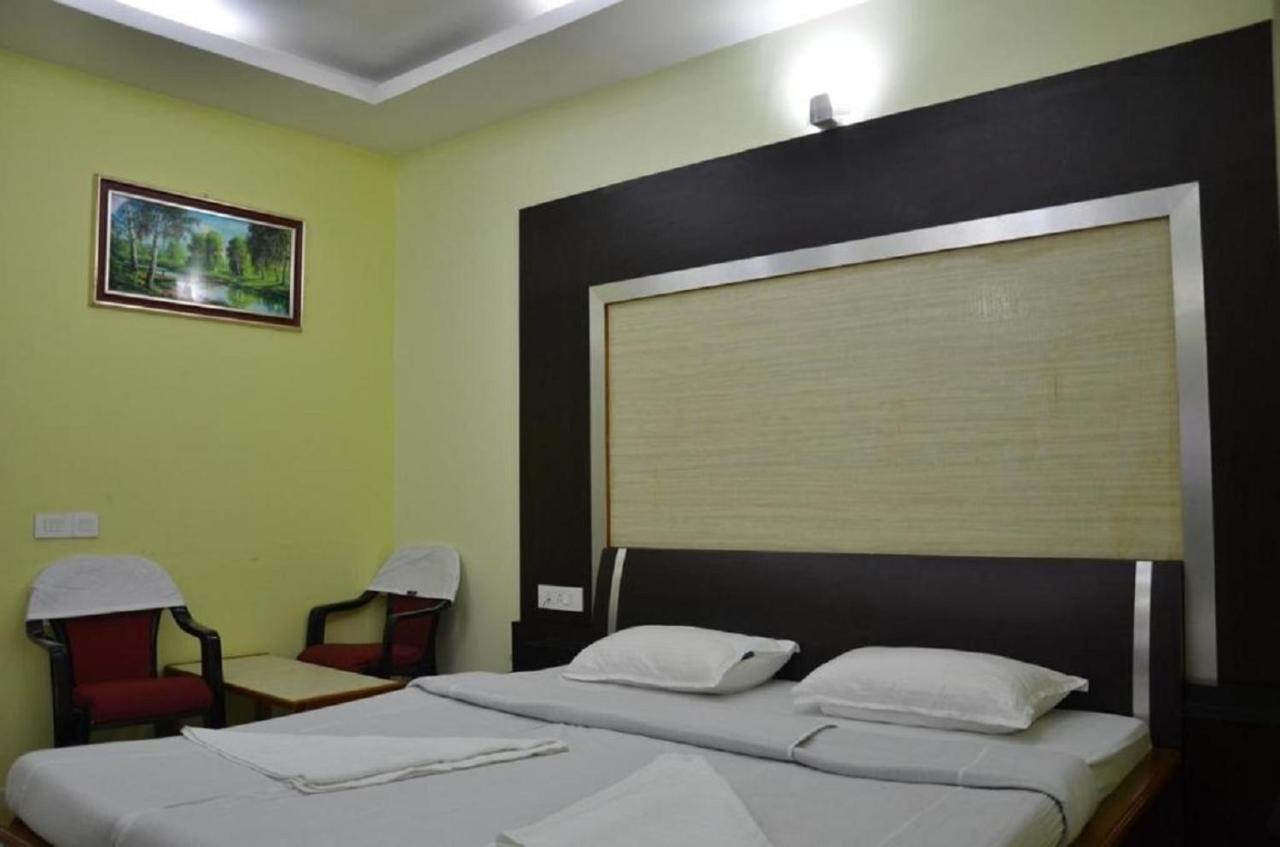 שילונג Hotel Barbareek מראה חיצוני תמונה