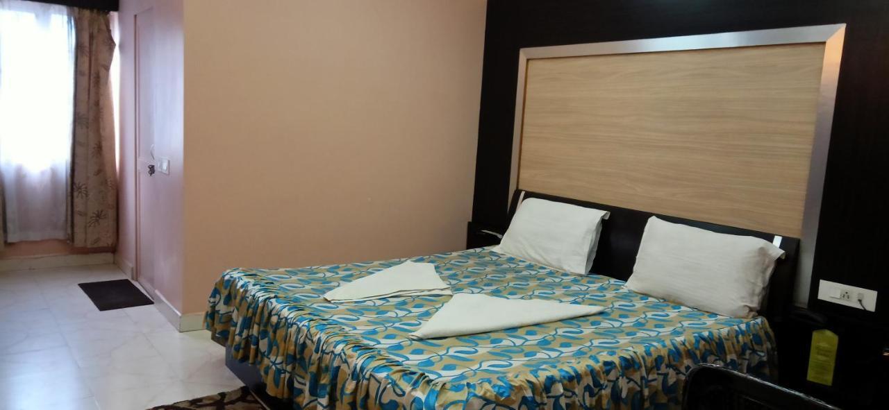 שילונג Hotel Barbareek מראה חיצוני תמונה