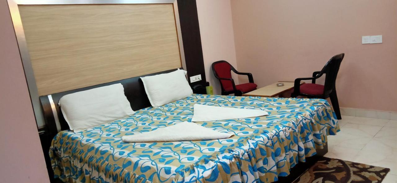 שילונג Hotel Barbareek מראה חיצוני תמונה