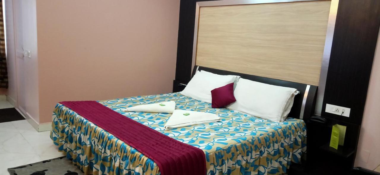 שילונג Hotel Barbareek מראה חיצוני תמונה